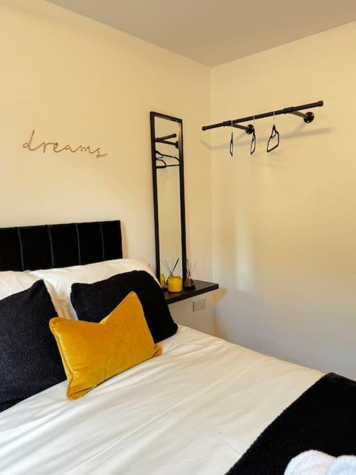 Luxury Cozy 3 Bed Apartment 5Mins From City - Free Parking! Nottingham Exterior foto